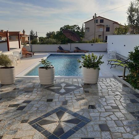 Apartments Ivana With The Pool Ровинско село Екстериор снимка