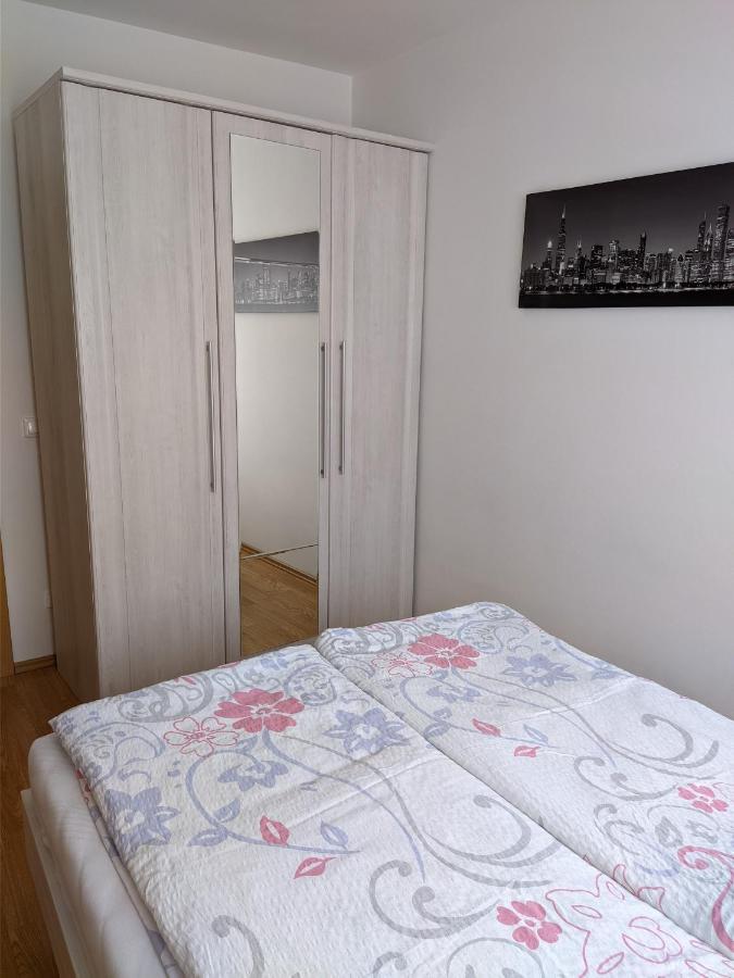 Apartments Ivana With The Pool Ровинско село Екстериор снимка