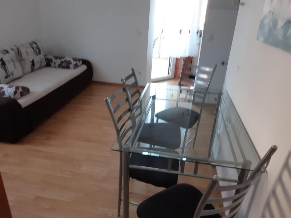 Apartments Ivana With The Pool Ровинско село Екстериор снимка