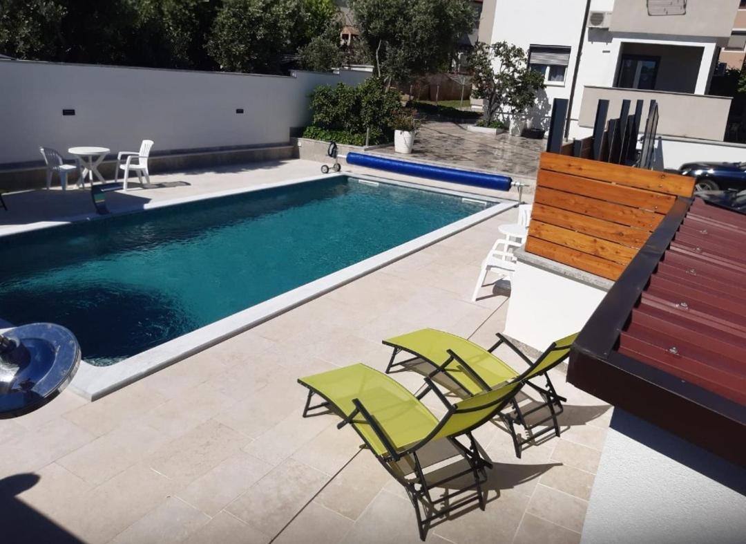 Apartments Ivana With The Pool Ровинско село Екстериор снимка