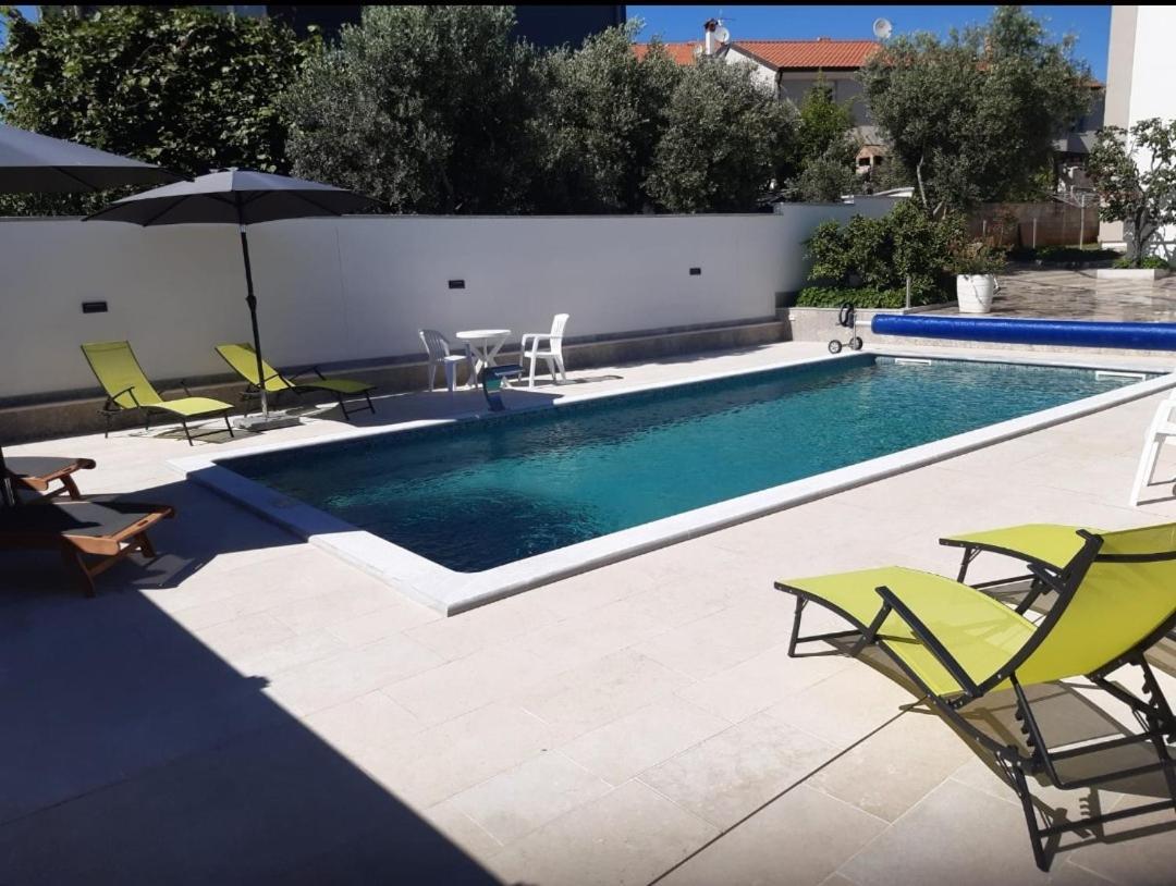 Apartments Ivana With The Pool Ровинско село Екстериор снимка