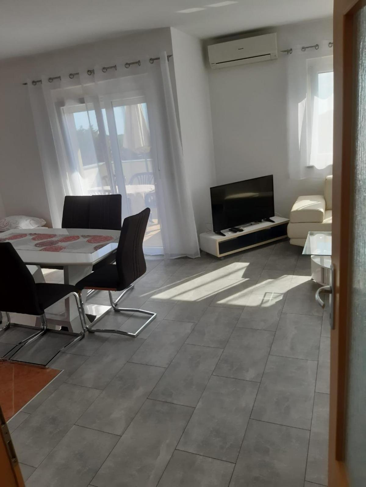 Apartments Ivana With The Pool Ровинско село Екстериор снимка