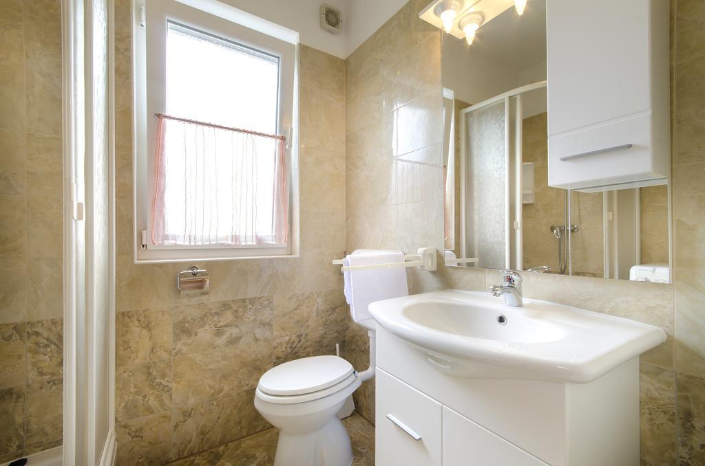 Apartments Ivana With The Pool Ровинско село Екстериор снимка