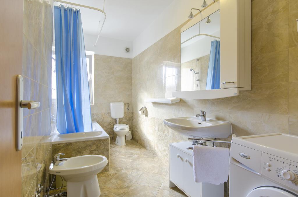 Apartments Ivana With The Pool Ровинско село Екстериор снимка